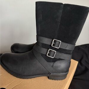 Ugg Lorna suede boot